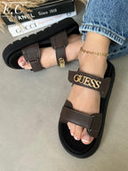 Sandalia GUEES Letras Doradas – Calzado Femenino Velcro Plataforma